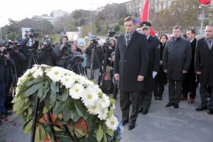 Slovenya Cumhurbaşkanı Pahor'dan Şehitler Tepesi'ne ziyaret
