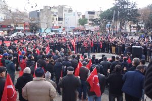 Bursa'da binlerce kişi şehitler i&ccedil;in toplandı