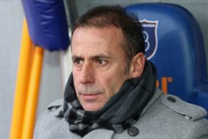 Avcı'dan Emre'ye k&uuml;f&uuml;r eden taraftarlara tepki!
