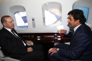 Katar ve T&uuml;rkiye arasında imzalar atıldı