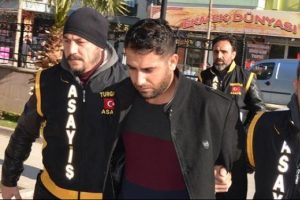 Ak Partili eski meclis &uuml;yesini &ouml;ld&uuml;ren ş&uuml;phelisi teslim oldu