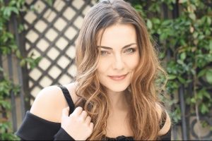 Burcu Kara'nın bebek sevinci