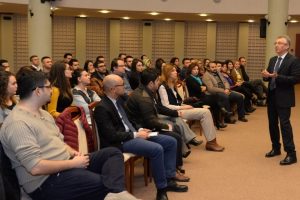 Etkili konuşmanın ipu&ccedil;ları Bursa iş d&uuml;nyasına anlatıldı