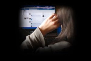 Facebook'ta kız &ouml;ğrencilere iğren&ccedil; taciz!