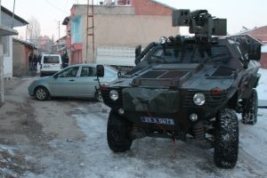 Aranan şahıs, &ouml;zel harekatın baskınıyla yakalandı