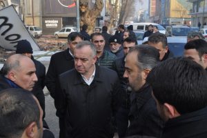 Bursa İneg&ouml;l'deki 7 iş yerinin yandığı yangında itfaiyeye tepki