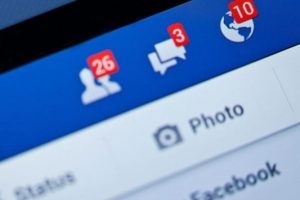 Facebook'a 'yalan haber' butonu