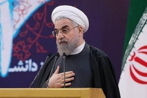 Ruhani'den "aşırı muhazakarlara" su&ccedil;lama
