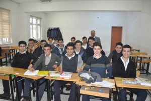 Bursa'daki liseliler Hababam Sınıfı'nı aratmıyor!