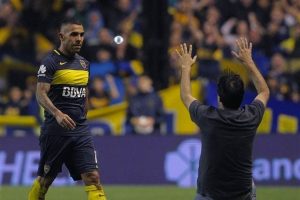 Tevez son ma&ccedil;ına &ccedil;ıktı, g&ouml;zyaşlarına engel olamadı