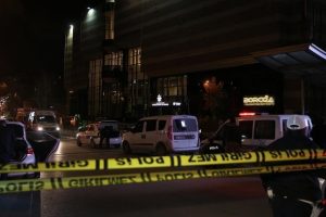 Rus B&uuml;y&uuml;kel&ccedil;i Karlov'un silahlı saldırıya uğramasına d&uuml;nyadan tepkiler
