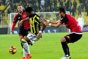 Fenerbah&ccedil;e zirveye bir adım daha yaklaştı