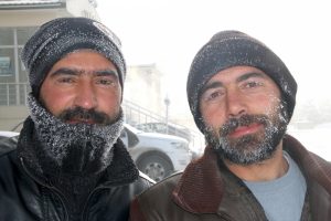 Soğuk kaş ve sakalları da dondurdu