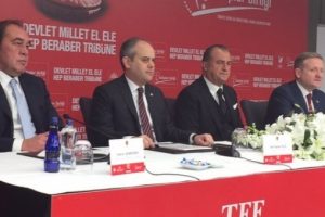 "Devlet millet el ele hep beraber trib&uuml;ne"