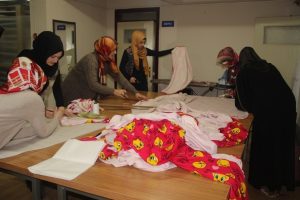 Halepli &ccedil;ocuklara Bursa'da anne şefkati