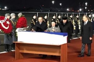 Rus B&uuml;y&uuml;kel&ccedil;i Karlov'un naaşı Moskova'ya getirildi
