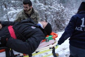Bolu'da otomobil şarampole yuvarlandı