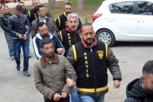 Adana'da yakalanan h&uuml;k&uuml;ml&uuml;lerden şok tepki