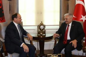 Başbakan Yıldırım, Arnavutluk Cumhurbaşkanı ile g&ouml;r&uuml;şt&uuml;