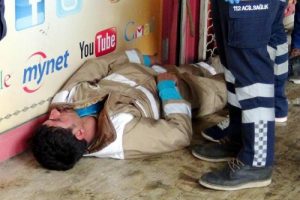 Şanlıurfa'da temizlik iş&ccedil;isi sopayla d&ouml;v&uuml;ld&uuml;