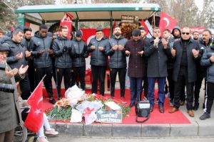Kayserisporlu futbolcular saldırının ger&ccedil;ekleştiği yerde dua etti
