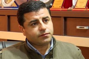 Demirtaş'ı eşi ve &ccedil;ocukları ziyaret etti