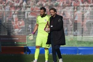 Manisaspor'un kalecisi İsmail'den b&uuml;y&uuml;k fedekarlık