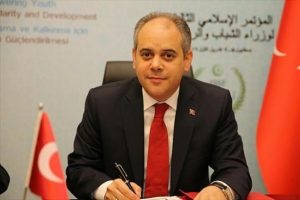 "Bizim asıl şemsiyemiz ay yıldızlı bayrağımızdır"