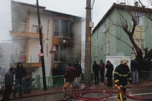 Kocaeli'de yangın: 7 kişi hastanelik oldu