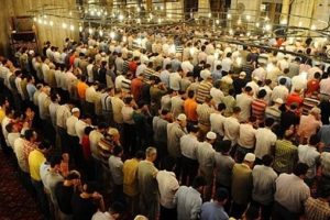 Cemaatlerden kafa karıştıran pazar kararı!