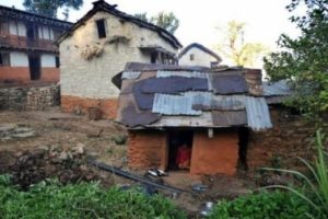 Nepal'de regl olduğu i&ccedil;in s&uuml;rg&uuml;n edilen gen&ccedil; kadın &ouml;ld&uuml;
