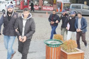 Bursa'da ter&ouml;r propagandası yapan 3 ş&uuml;pheli adliyeye sevk edildi