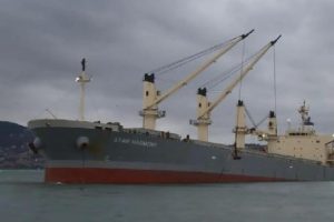 Karaya oturan gemiyi kurtarma &ccedil;alışmaları başladı