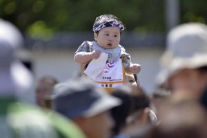Japonya'da ilk kez bir milyondan az bebek doğdu