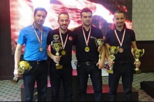 Pool bilardoda dereceye girenlere &ouml;d&uuml;lleri verildi