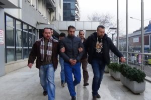 Bursa'da FET&Ouml; bahanesiyle 73 yaşındaki kadını 90 bin TL dolandırdılar