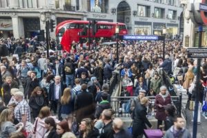 Londra'da toplu taşıma &uuml;cretlerine zam