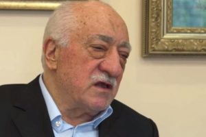 &Ouml;ğrencilere FET&Ouml; elebaşı G&uuml;len'in kitaplarını kaynak g&ouml;stermişler