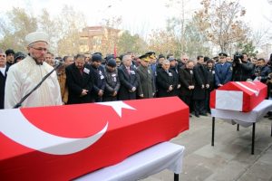 Fırat Kalkanı şehitleri yan yana uğurlandı