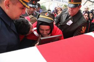 Bursalı Şehit Uzman &Ccedil;avuş Ferhat Demir son yolculuğuna uğurlandı