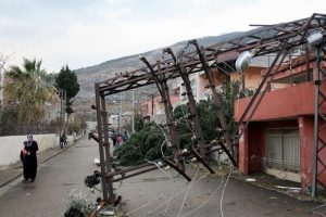 Akdeniz'de kar ve fırtına yaşamı olumsuz etkiledi