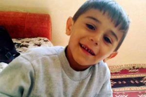 İğne oldu &ouml;ld&uuml;