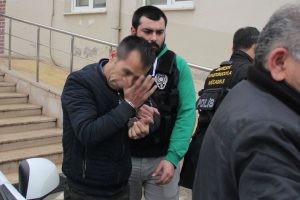 Bursa'da karakolluk olan İranlının &uuml;zerinden uyuşturucu &ccedil;ıktı