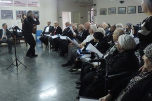 Bursa'da 'En uzun gecede bir faslı &ouml;m&uuml;r' huzurevi sakinleriyle buluştu