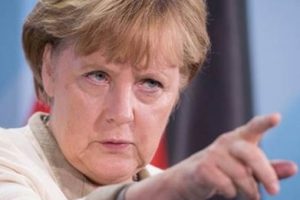 Ter&ouml;r saldırısı sonrası Merkel'den flaş karar!