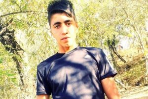Kamyonun &ccedil;arptığı 17 yaşındaki &ouml;ld&uuml;