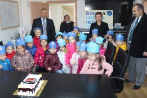 Bursalı miniklerden polislere anlamlı ziyaret