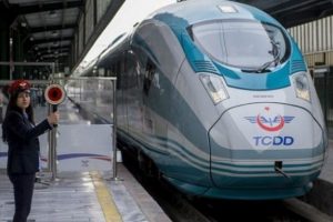 'Y&uuml;ksek Hızlı Tren hattı 3 yıl i&ccedil;inde hizmete sokulacak'