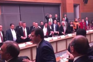 TBMM Anayasa Komisyonu'nda tartışma &ccedil;ıktı