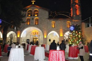 D&uuml;nyanın ilk katolik kilisesinde Noel kutlandı